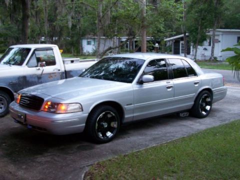 1998 Ford Crown Victoria photo