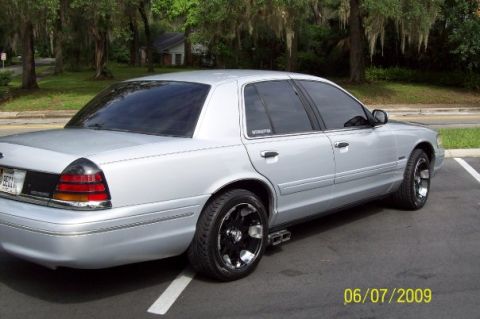 1998 Ford Crown Victoria photo