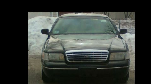 1999 Ford Crown Victoria photo