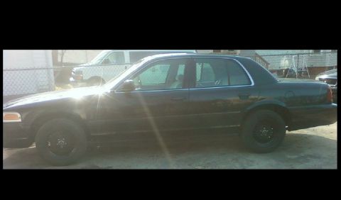 1999 Ford Crown Victoria photo