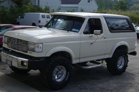 1990 Ford Bronco photo