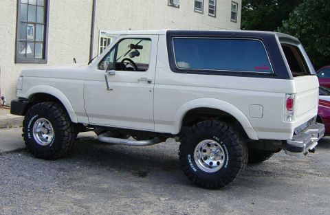 1990 Ford Bronco photo