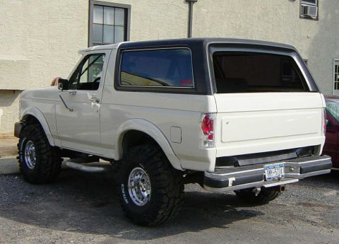 1990 Ford Bronco photo