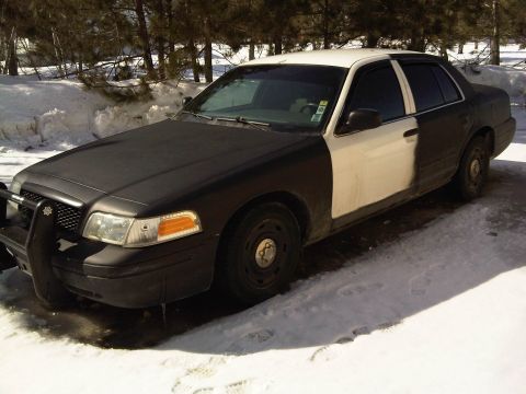 2003 Ford Crown Victoria photo