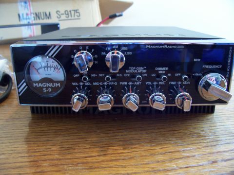 1978 Ford F-150 - A Magnum S-9 radio is shown with various controls and a signal strength indicator.