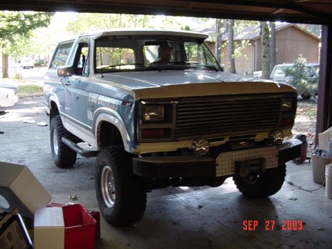 1989 Ford Bronco - Rolling it into my garage for some modifications