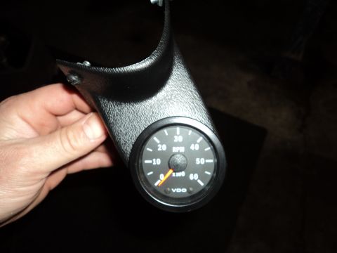 2004 Mercury Grand Marquis - A VDO tachometer gauge is shown, with RPM readings up to 60 x100.