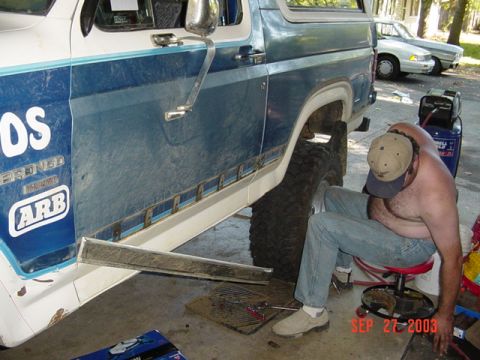 1989 Ford Bronco - Todd removing inner fenders while I remove trim