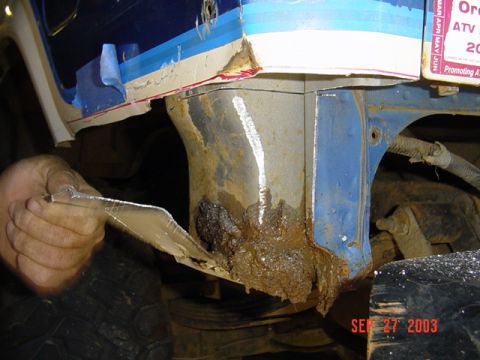 1989 Ford Bronco - Lots of very structural looking metal here