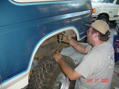 1989 Ford Bronco - Working on the inner fender so it wont cut a tire later