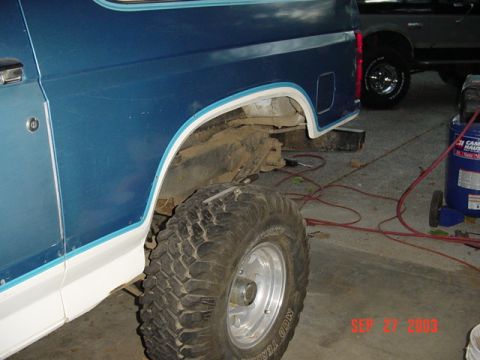 1989 Ford Bronco - Drivers side rear finished...Before body lift removal