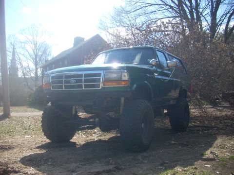 1996 Ford Bronco - This lifted 1996 Ford Bronco is ready for off-road adventures.
