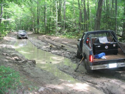 1986 Ford Bronco - Pullin Jay closer