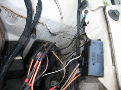 1992 Ford Bronco - self test port. This was before I swapped in the new harness, I had wired a new port into my old one.