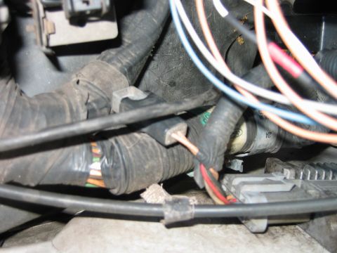 1992 Ford Bronco - spout connector and pic of the TFI.