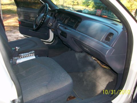 1998 Ford Crown Victoria - First Pics