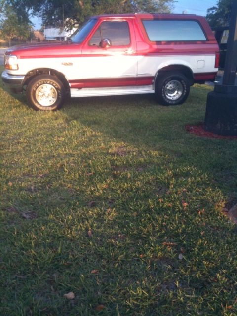 1995 Ford Bronco photo