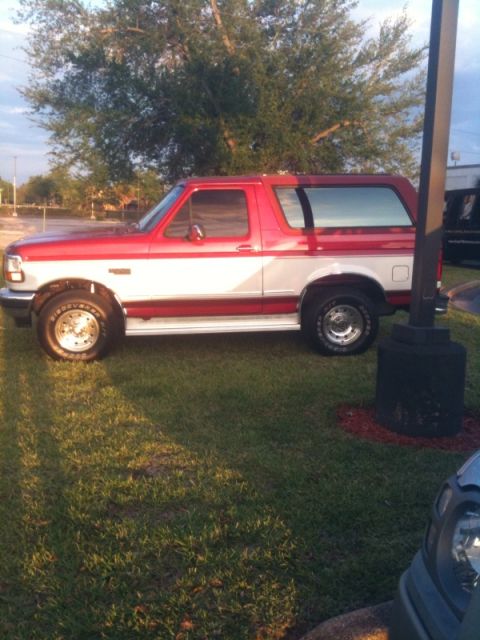 1995 Ford Bronco photo