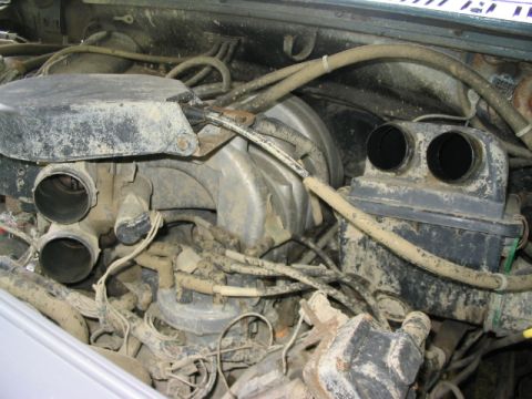 1986 Ford Bronco - Remove hose