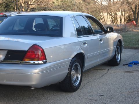 2000 Ford Crown Victoria - Rear view of a silver 2000 Ford Crown Victoria sedan.
