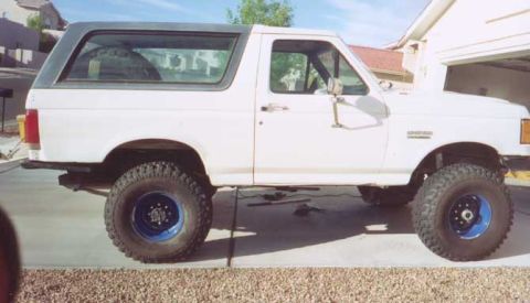 1987 Ford Bronco - stock wheel wells