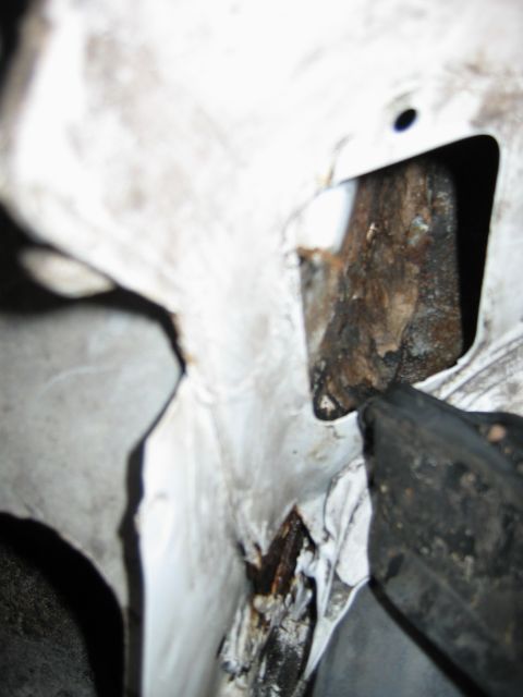 1992 Ford Bronco - opening for cowl drains inside fender wall