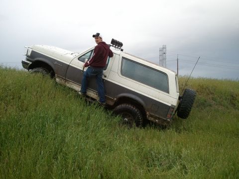 1989 Ford Bronco - Not me...my buddy trying to show the incline, still doesnt look like much from pictures tho.