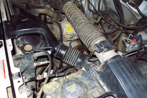 1996 Ford Bronco - Okay, so how's a compressor going to fit in there. (9/28/2003)