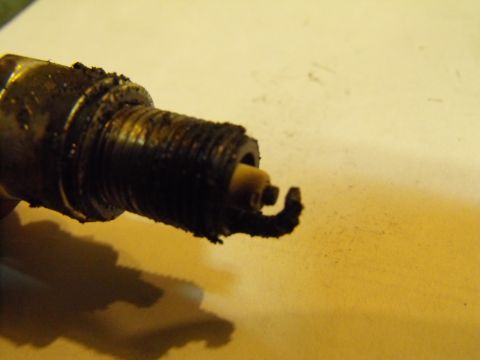 1983 Chrysler Fifth Avenue - Only one plug, the passenger's second from the front, looked like this.
