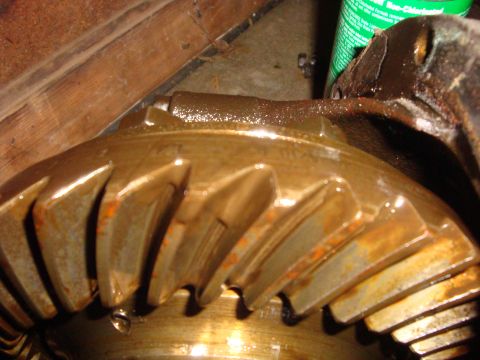 1964 Ford Fairlane - Very slight damage on the edges of the gears