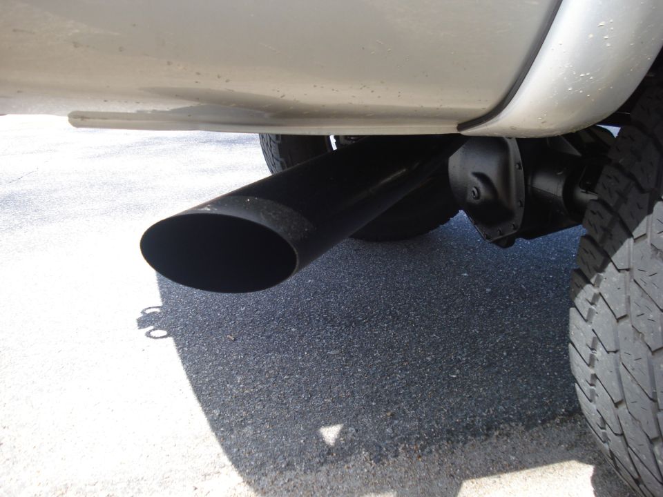 2005 Dodge 2500 exhaust pipe and rear axle