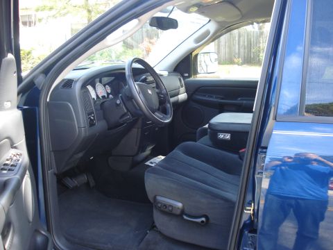 2005 Dodge 2500 photo