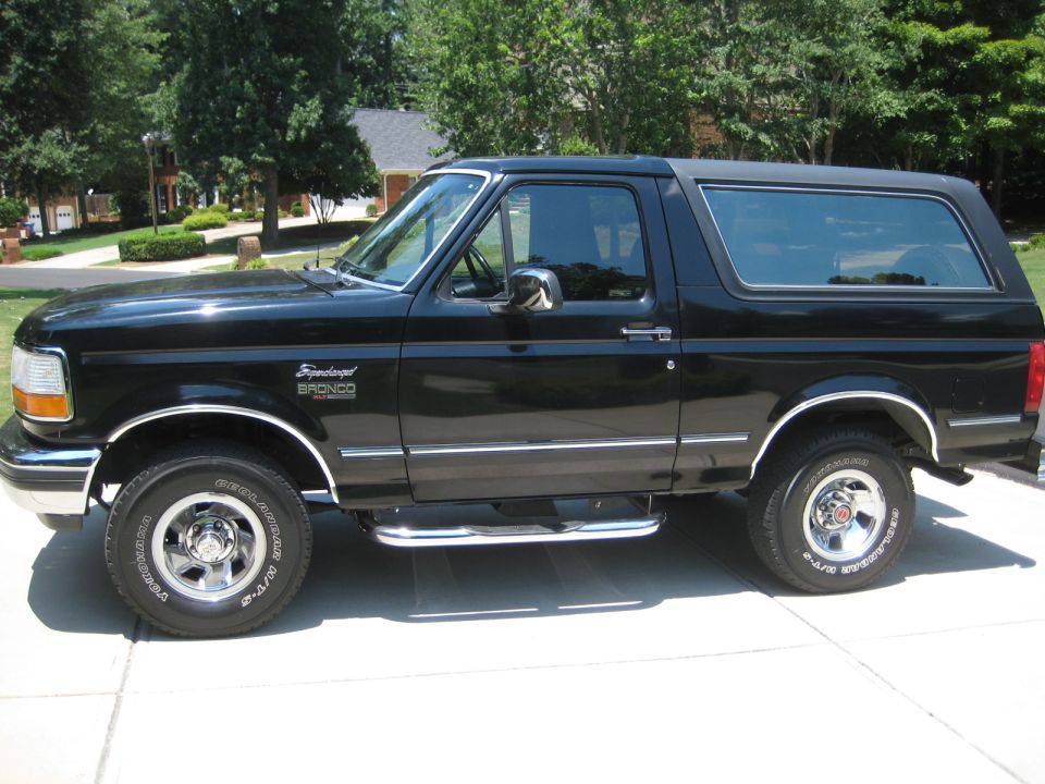 1992 Ford Bronco “Tronco”