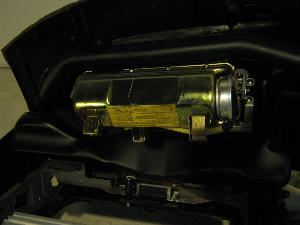 Back of pass. airbag.
