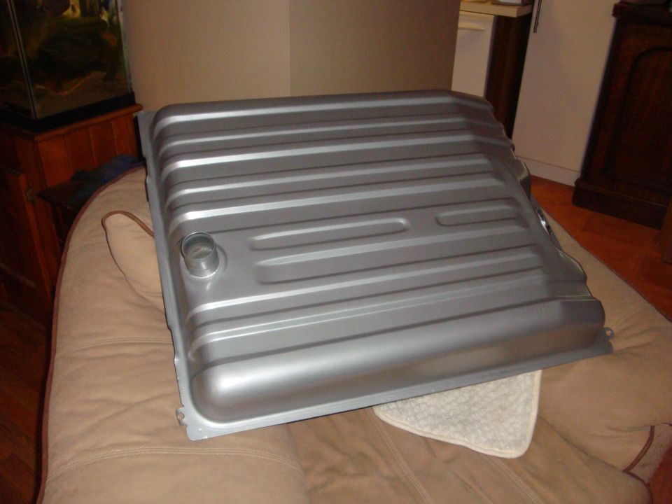 Fresh gas tank