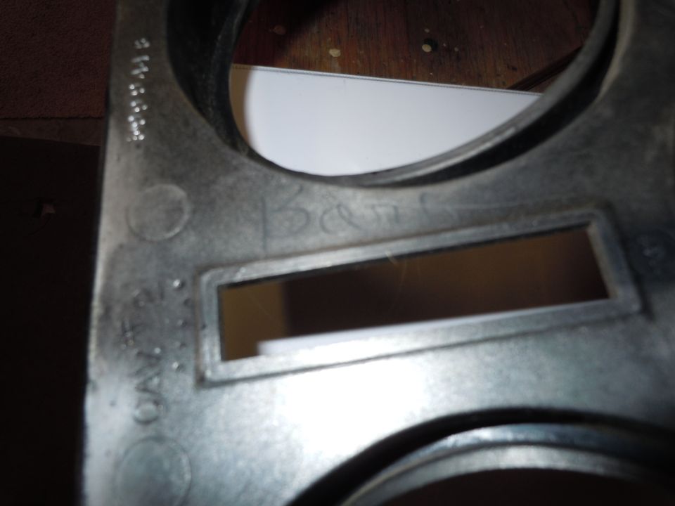 Gauge cluster part with "Ban" and "CAV2" visible