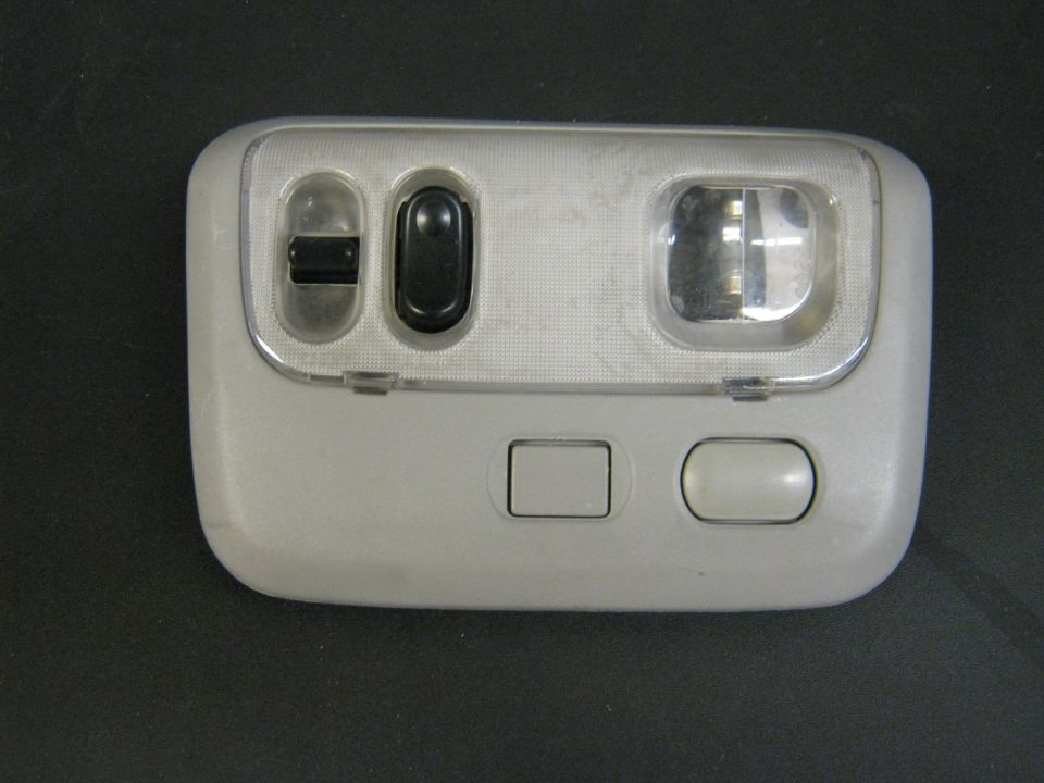 BD map light with sunroof switches.