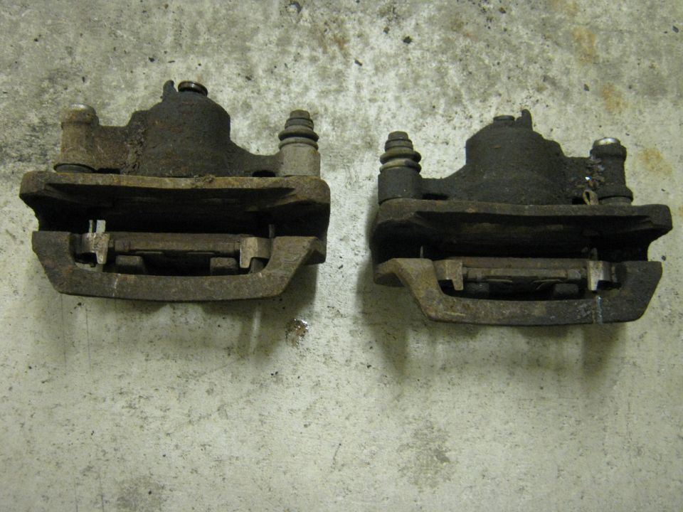 Rear 2.5GT calipers/saddles/pads