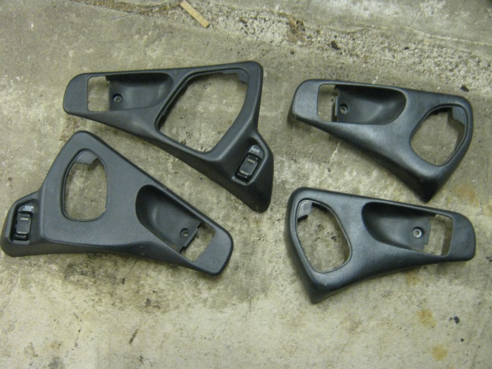 Black 1998 switch bezels w/ door lock switches