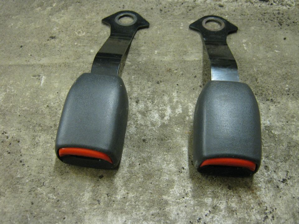 2001 Impreza 2.5RS seat belt buckles.