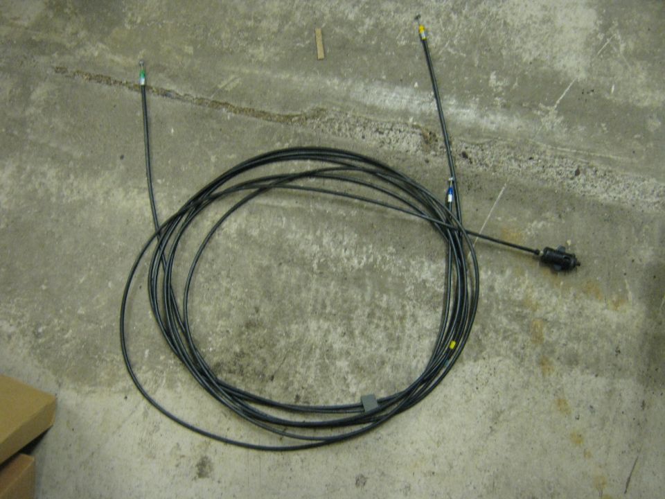 BD trunk/fuel filler release cables