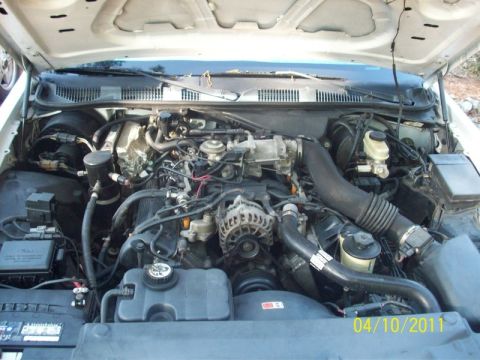 1998 Ford Crown Victoria - wiped engine down a little