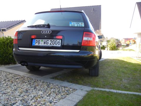 2003 Audi A6 - Rear view of a black Audi A6 Avant. The license plate indicates the year 2006.