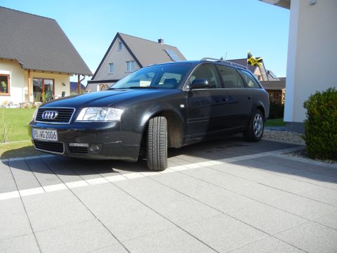 2003 Audi A6 - This black Audi A6 wagon displays the license plate PB-WG 2006, suggesting a model year of 2006 rather than the claimed 2003.