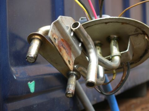 1995 Ford F-150 - To temporarily (or indefinitely) run any '90-96 dual-tank truck on 1 tank, it's necessary to plug both unused tank lines & the vapor line.…