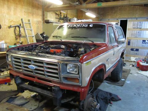 1984 Ford Bronco - This Ford Bronco appears to be from the early 1980s, not a 1984 model, and is in a state of repair.
