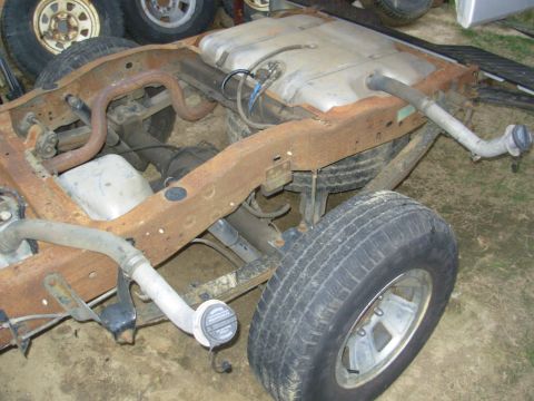 1995 Ford F-150 - Now that there are 2 working tanks, I can drop the bed back on. For more info, read these captions: [url=https://www.supermotors.net/regist…