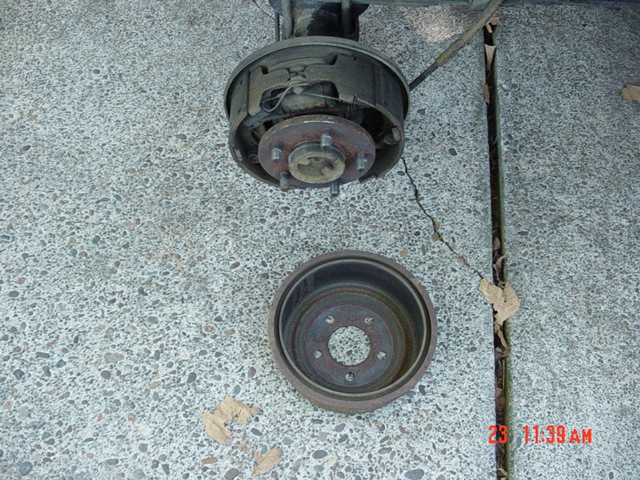 The rear drum is off and ready to be taken to the machine shop to be turned.