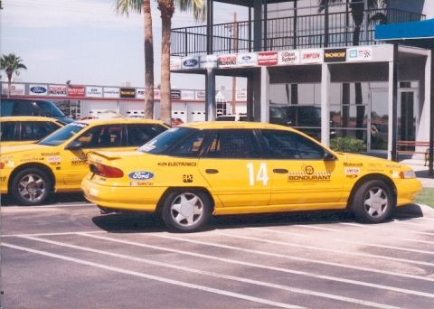 1989 Ford Taurus photo