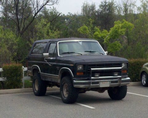 1986 Ford Bronco - 3 Inch Body lift w/ 35x12.50/15